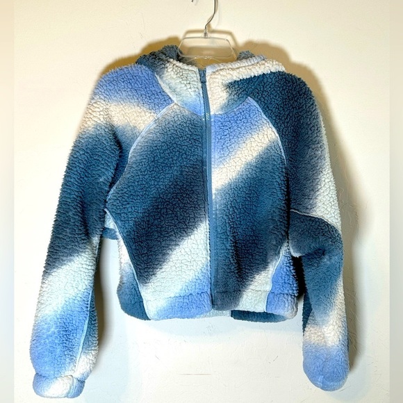 Wild Fable Cozy Blue and White Ombre Sherpa Zip-Up Cropped Hoodie Sz M/L - Picture 1 of 9